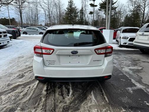 2019 Subaru Impreza 2.0i