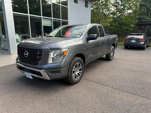 2024 Nissan Titan SV