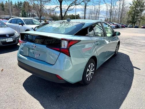 2022 Toyota Prius LE