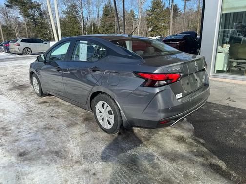 2022 Nissan Versa 1.6 S