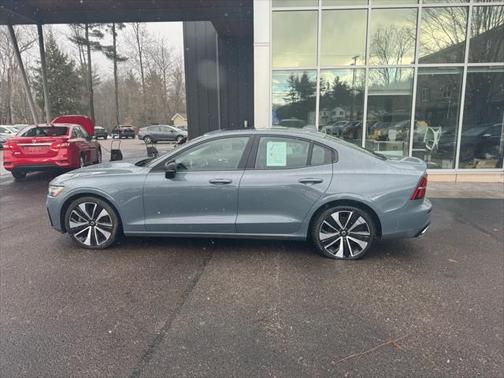 2022 Volvo S60 T5