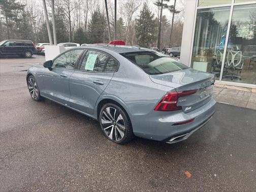 2022 Volvo S60 T5