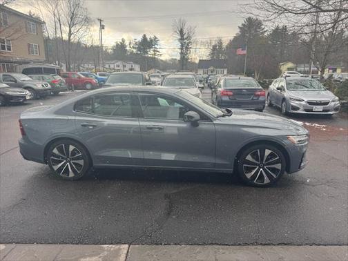 2022 Volvo S60 T5