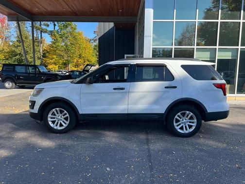 2016 Ford Explorer Base