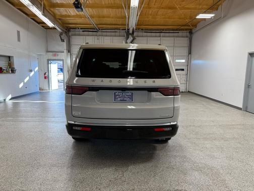 2022 Jeep Wagoneer Series II 4x2