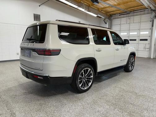 2022 Jeep Wagoneer Series II 4x2