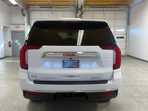 2021 GMC Yukon SLT