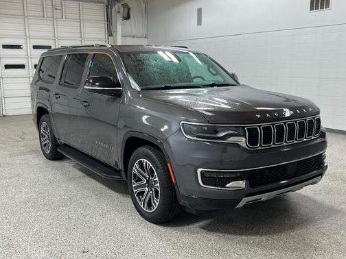 2023 Jeep Wagoneer L Series II 4x2