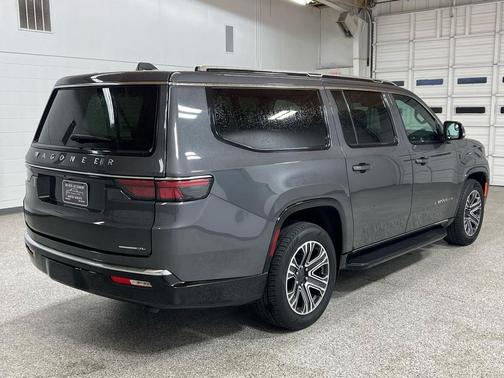 2023 Jeep Wagoneer L Series II 4x2