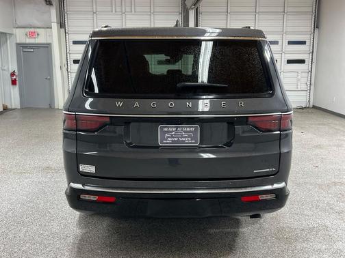 2023 Jeep Wagoneer L Series II 4x2