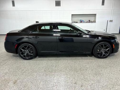 2022 Chrysler 300 S