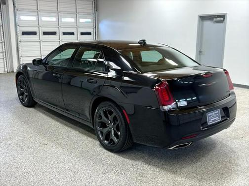 2022 Chrysler 300 S