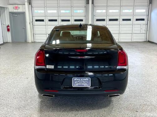 2022 Chrysler 300 S