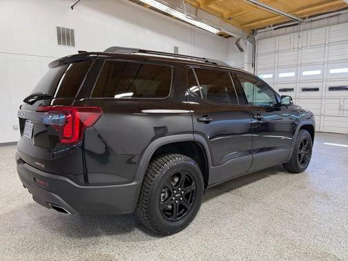 2023 GMC Acadia AWD AT4