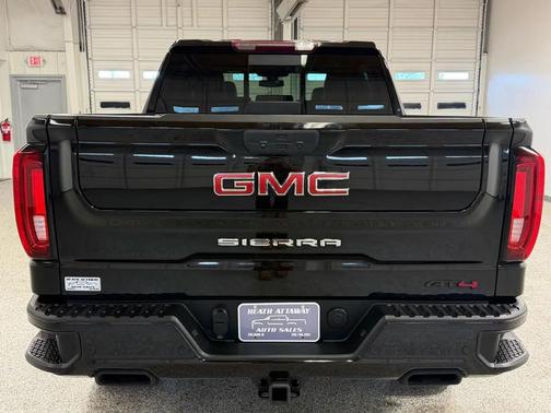 Ebony Twilight Metallic 2022 GMC Sierra 1500 AT4