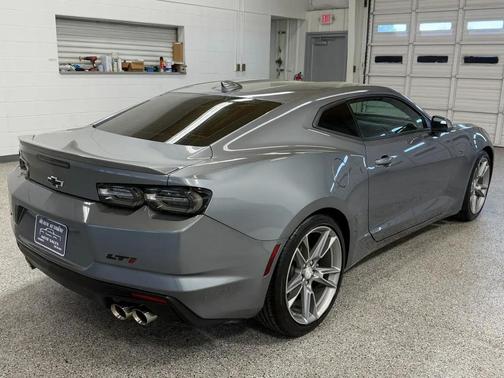 2022 Chevrolet Camaro RWD Coupe LT1