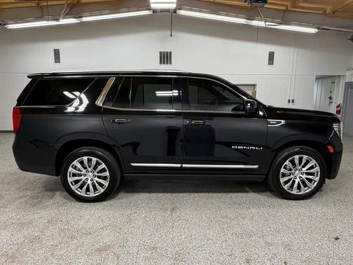 Onyx Black 2023 GMC Yukon Denali