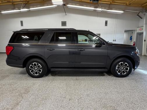 2023 Ford Expedition Max XLT