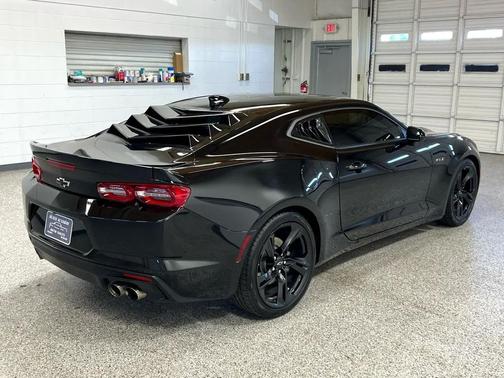 2022 Chevrolet Camaro RWD Coupe LT1