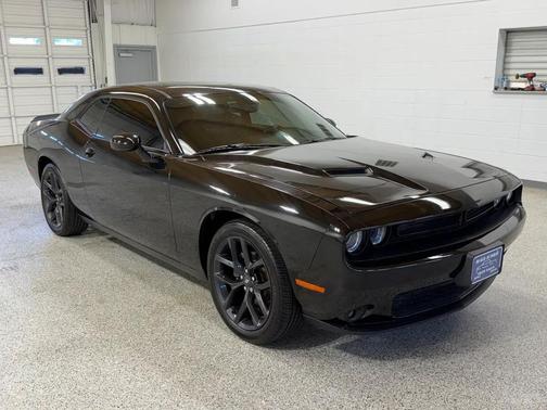 Pitch Black Clearcoat 2021 Dodge Challenger SXT