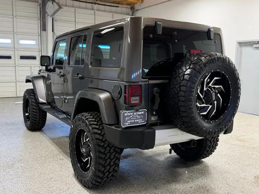 2017 Jeep Wrangler Unlimited Smoky Mountain 4x4