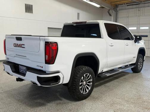 Summit White 2023 GMC Sierra 1500 AT4