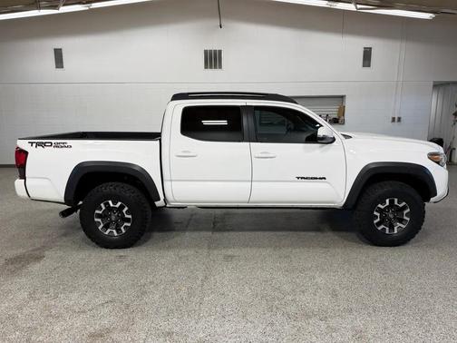 Super White 2018 Toyota Tacoma TRD Off Road