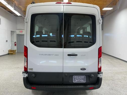 2017 Ford Transit-350 XLT