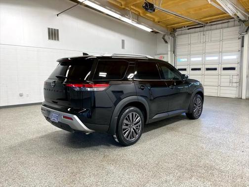 2022 Nissan Pathfinder SL 2WD