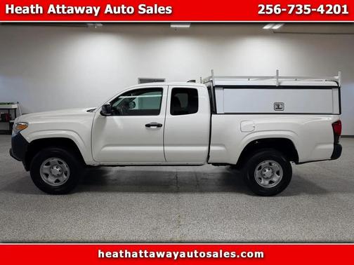 White 2022 Toyota Tacoma SR