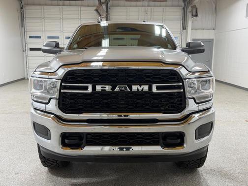2021 RAM 2500 Tradesman Crew Cab 4x4 6'4' Box
