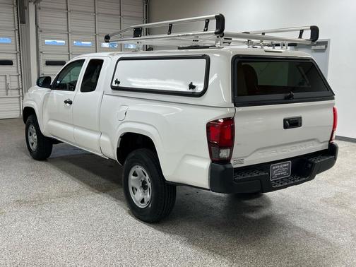 2022 Toyota Tacoma SR