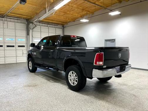 2018 RAM 2500 Laramie Crew Cab 4x4 6'4' Box