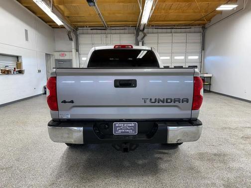 2018 Toyota Tundra SR5