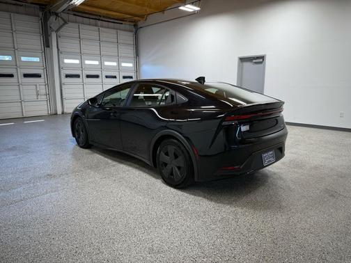 2023 Toyota Prius LE