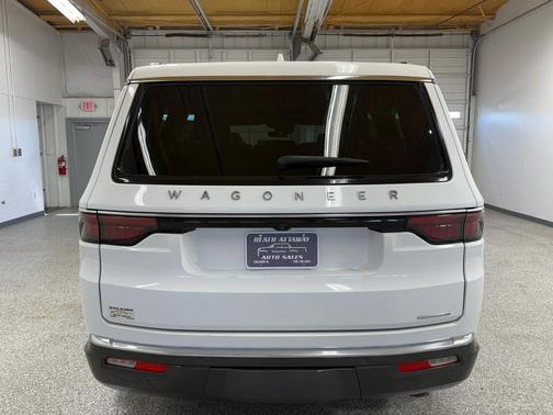 2022 Jeep Wagoneer Series II 4x2