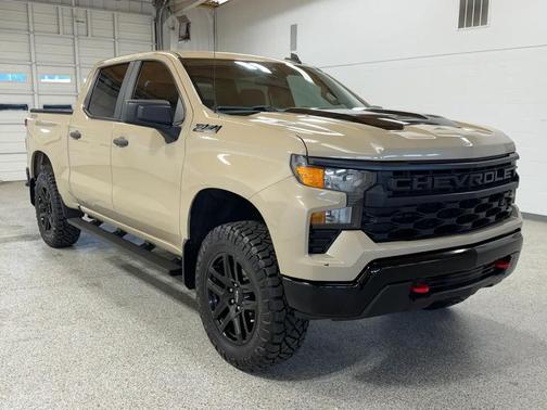 Sand Dune Metallic 2023 Chevrolet Silverado 1500 Custom Trail Boss