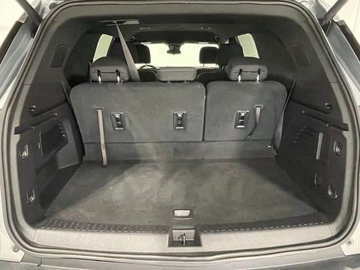 Sterling Gray Metallic 2025 Chevrolet Traverse LT