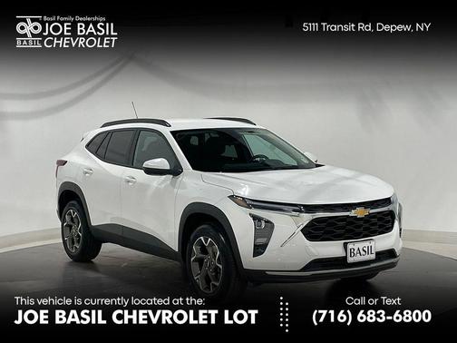 Summit White 2025 Chevrolet Trax LT