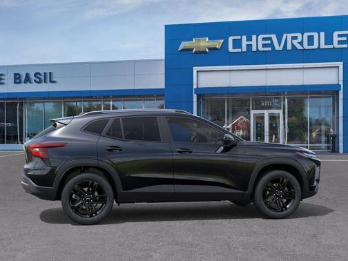 Mosaic Black Metallic 2026 Chevrolet Trax ACTIV