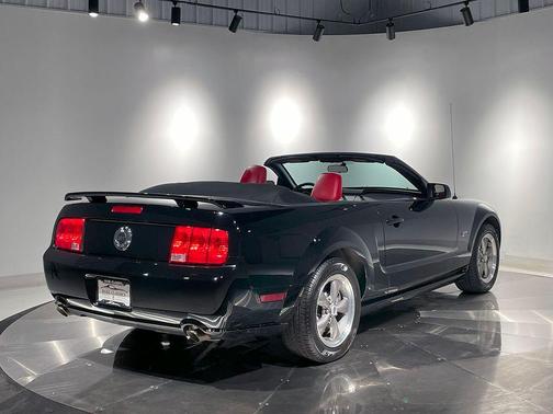 2005 Ford Mustang