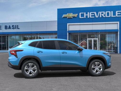 2025 Chevrolet Trax LS