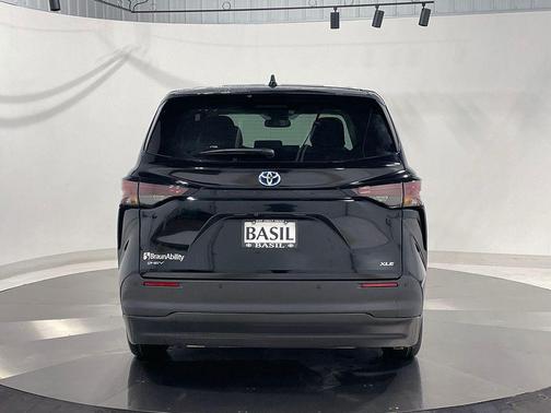 2025 Toyota Sienna XLE