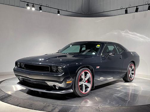 Phantom Black Tri Coat Pearl 2013 Dodge Challenger SRT8