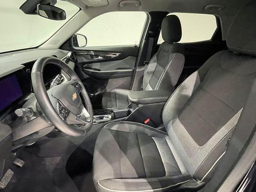 Mosaic Black Metallic 2024 Chevrolet Trailblazer LT
