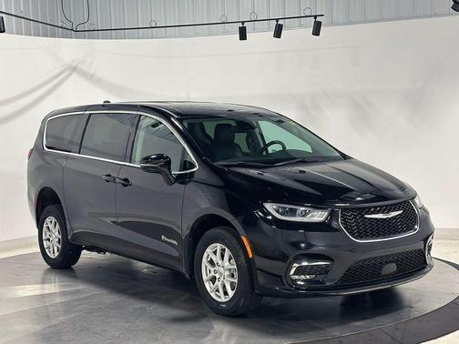 Diamond Black 2024 Chrysler Pacifica Touring-L