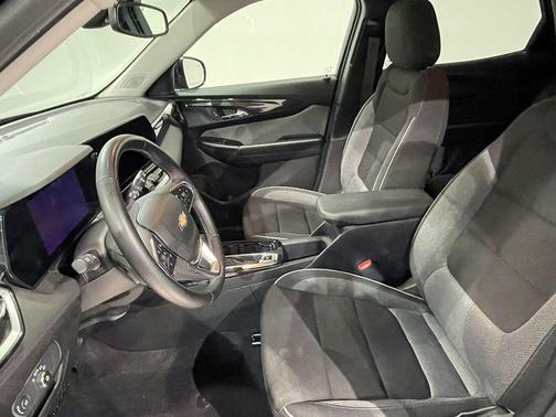 Mosaic Black Metallic 2025 Chevrolet Trailblazer LT