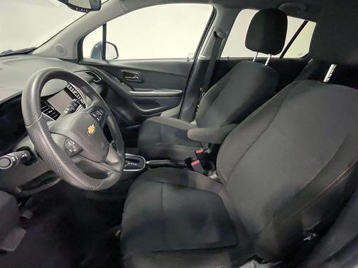 Shadow Gray Metallic 2022 Chevrolet Trax LS