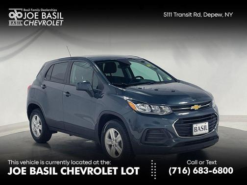 Shadow Gray Metallic 2022 Chevrolet Trax LS