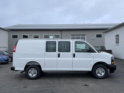 Summit White 2026 Chevrolet Express 2500 Work Van